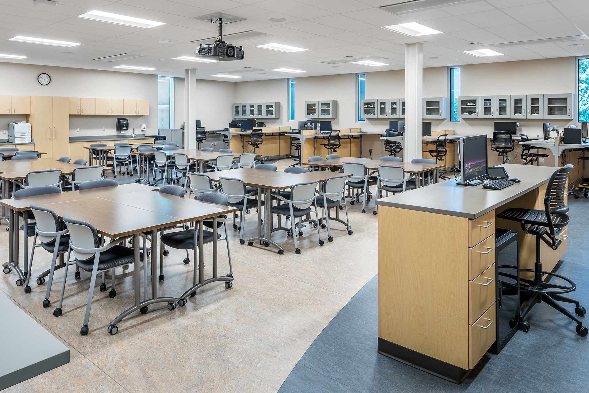 UNMHSC Domenici Center Phase III - 071 laboratory design in medical education college